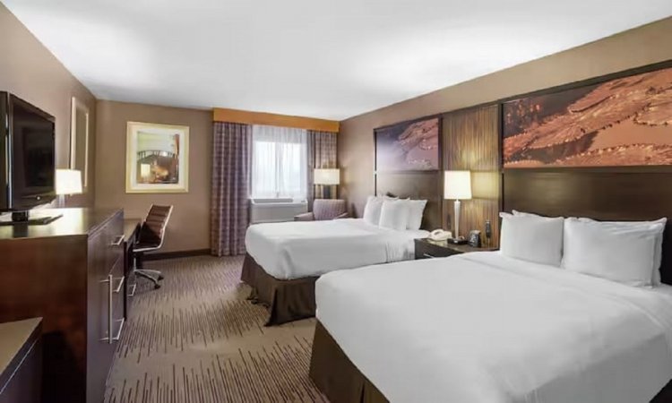 DoubleTree Downtown Wilmington Hotel